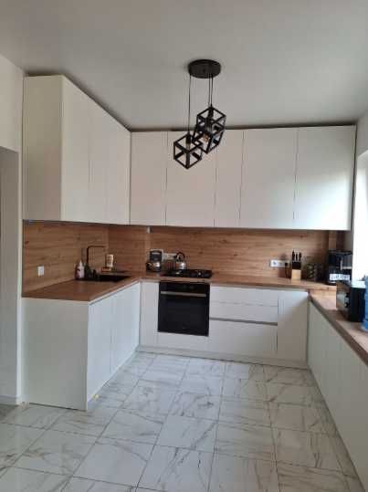 Продам 3-х комнатную квартиру, ул. Широкая 116 б.