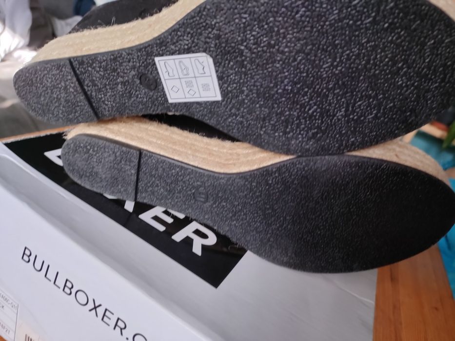 Espadryle, sandały na koturnie Bullboxer