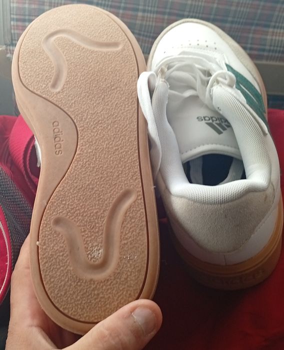 Vendo tênis adidas praticamente novos como se pode ver nas fotos