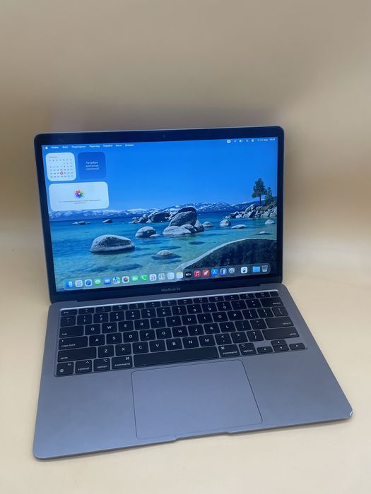 Macbook air m1 2020  256 gb ssd 8gb ! Всього 76 циклів