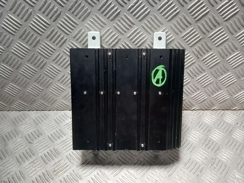 MITSUBISHI OUTLANDER PEUGEOT 4007 WZMACNIACZ AUDI RADIO 8701A350