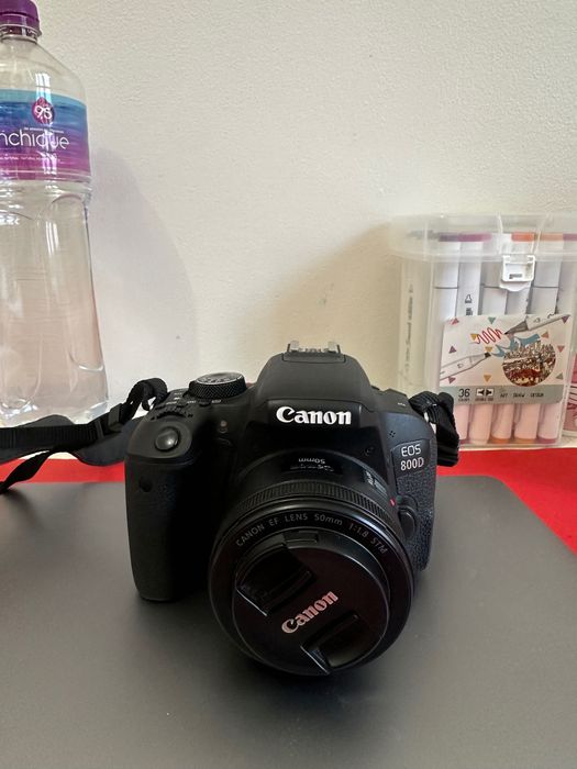 Câmera fotográfica Canon 800D