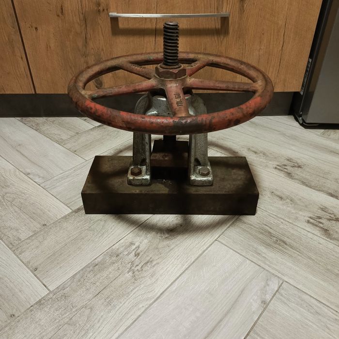 Prasa ręczna śrubowa