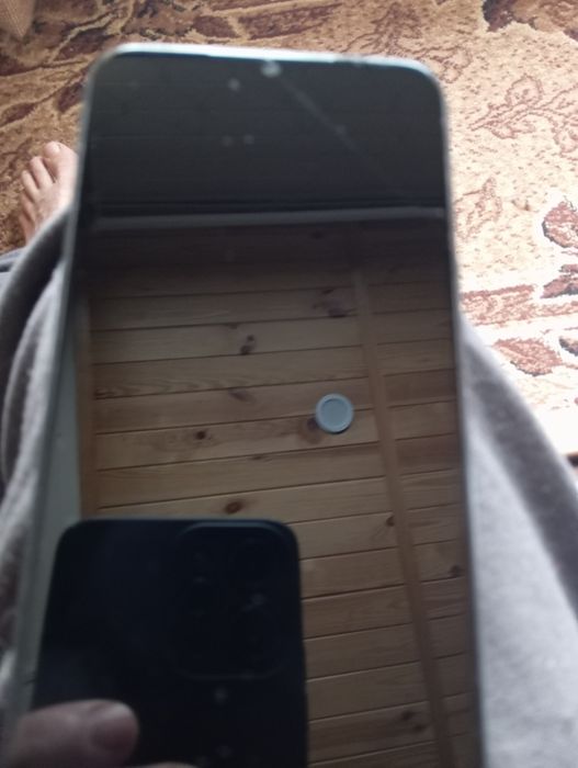 Телефон Техно Спарк 8С. С чехлом