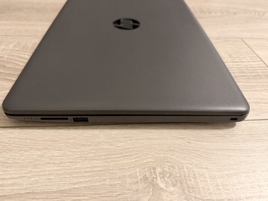 Ноутбук HP 250 g7 pentium gold  8gb озу 128 ssd