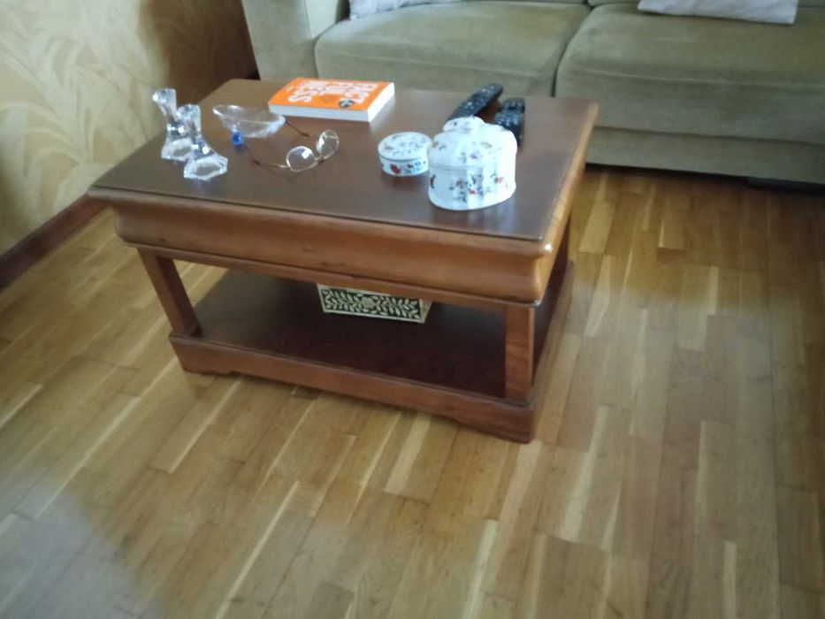 Móveis de sala em castanho, muito bom estado