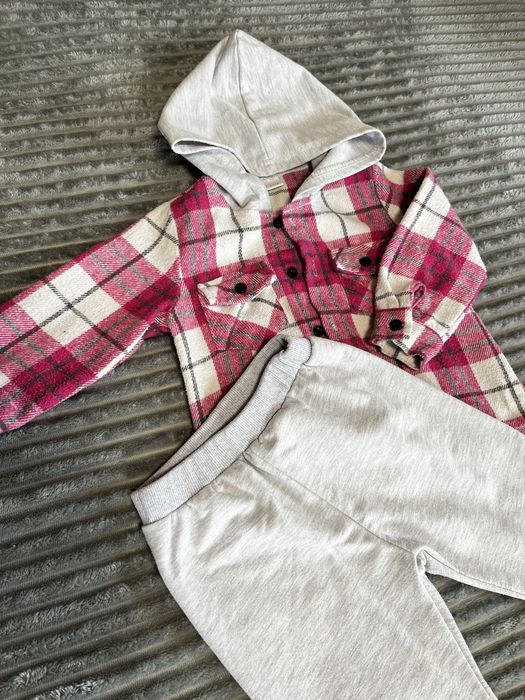 Продам костюм для дівчинки 86