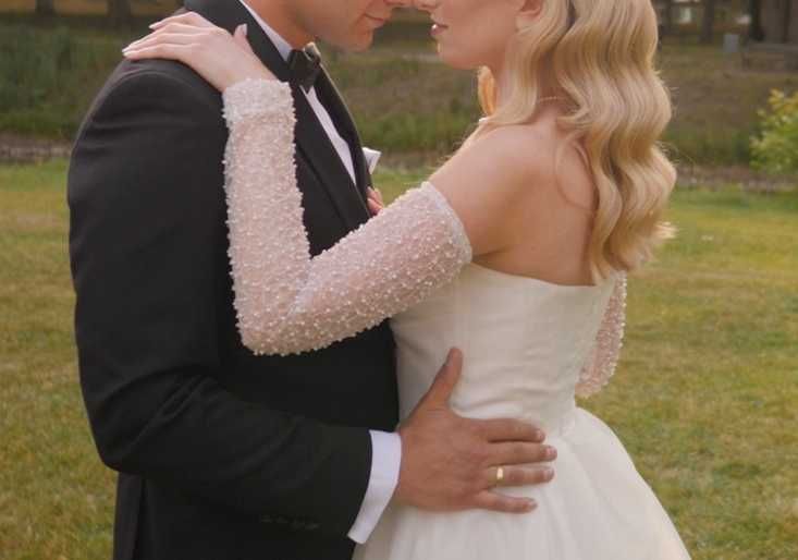 Suknia ślubna gładka