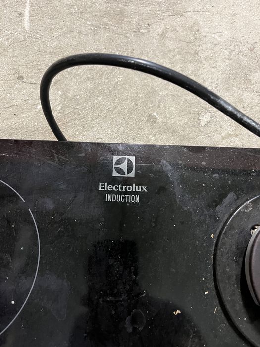 Kuchenka gazowo indukcyjna elecrolux uszkodzona