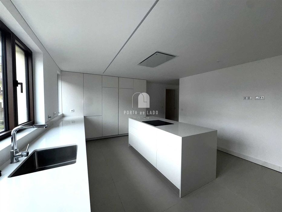 T3 de Luxo com Vistas de Rio e Mar | Arrendamento Vila Nova de Gaia