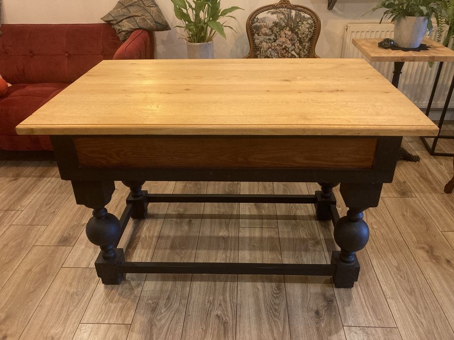 Stół drewniany kuchenny