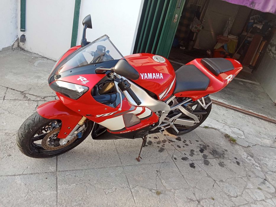 Vendo yamaha r1 ano2002