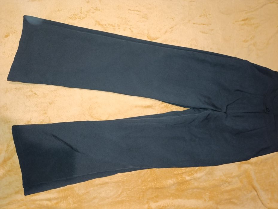 Продам жіночі, класичні штани.