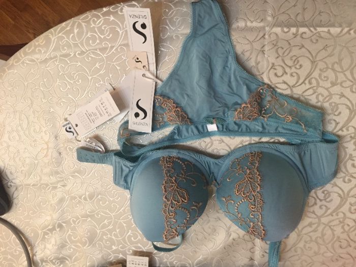 Набор бюстгальтер плюс трусики  80 B, С  Италия