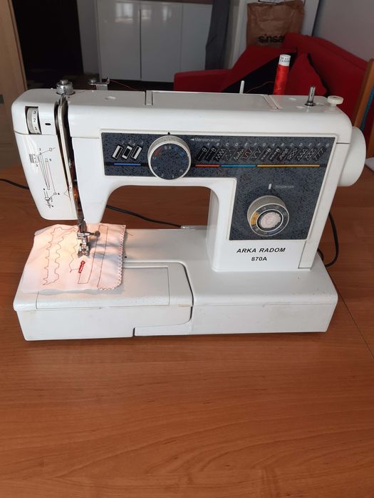Maszyna do szycia Arka Radom 870A