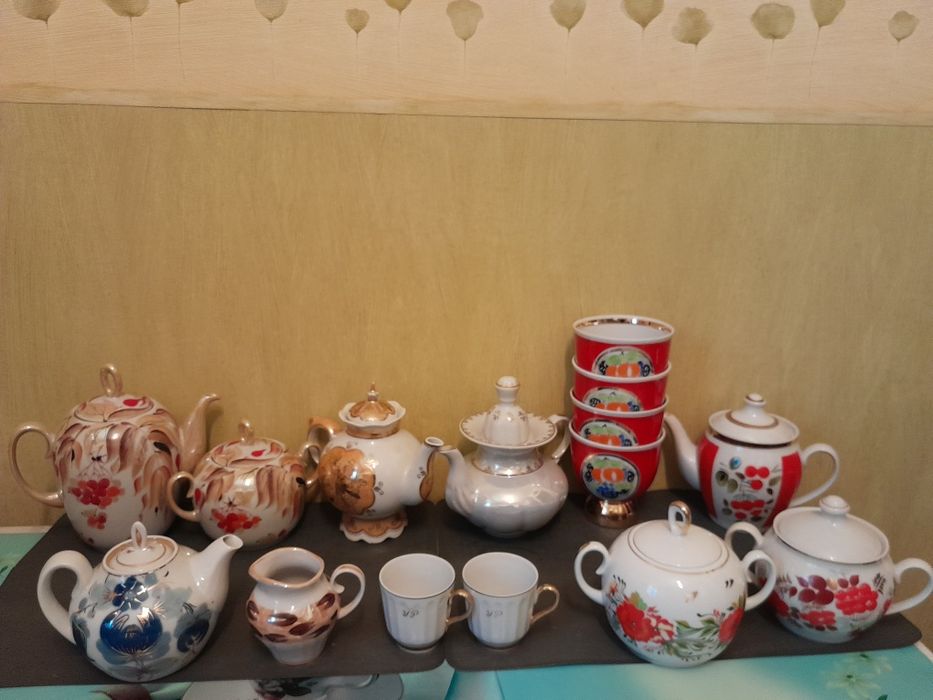 Ваза б/у цветное стекло, хрусталь,сахарница англия 30е.г.чайная пара