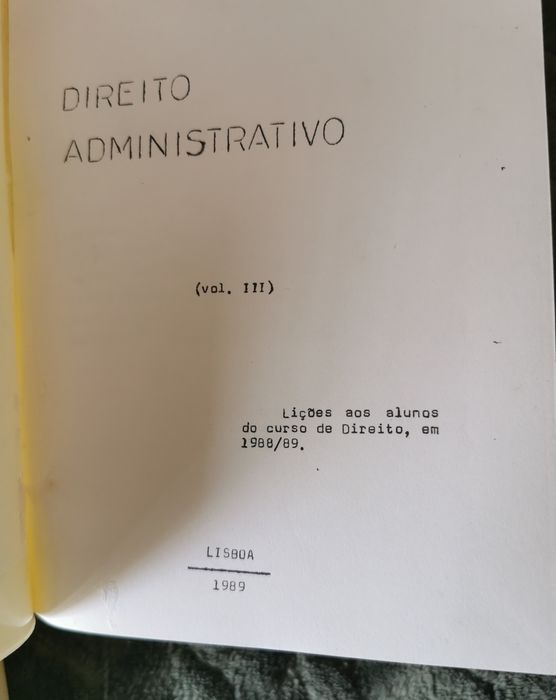 Livros Jurídicos / Direito  1 = 5€ / 10 = 40€