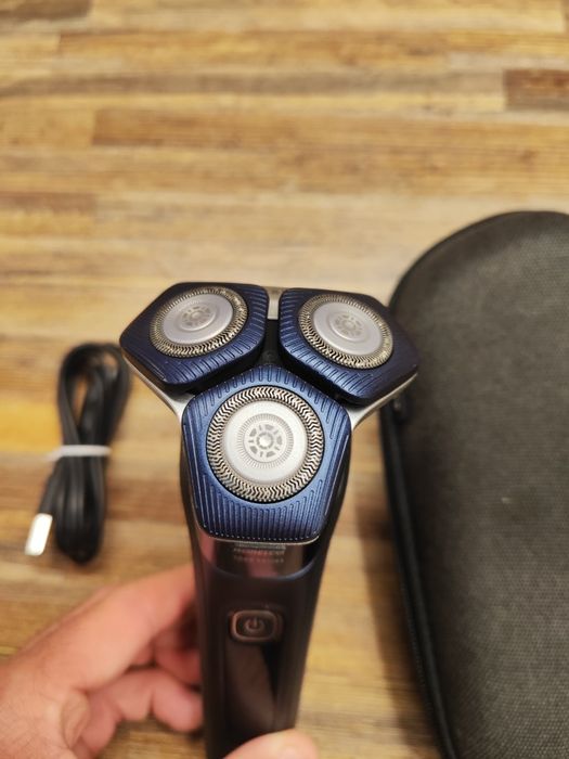 Электробритва Philips 7000 ( S7885/85)