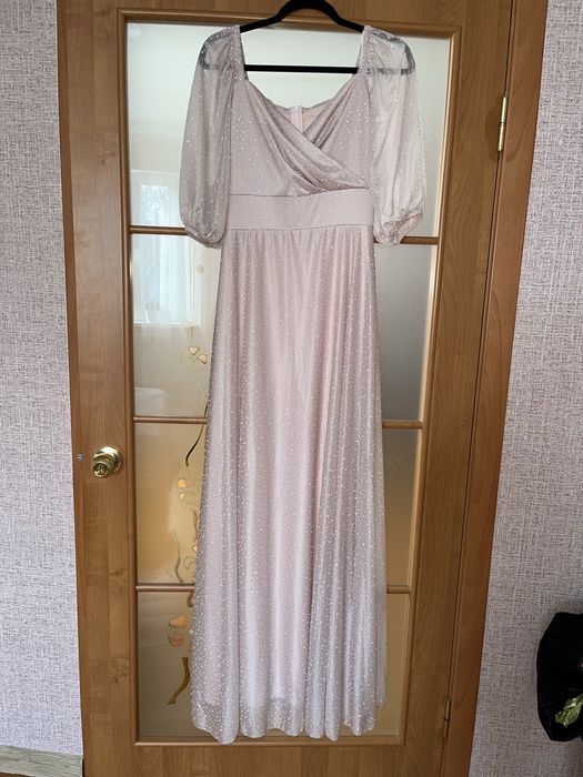 Випускна сукня або просто святкова М-L