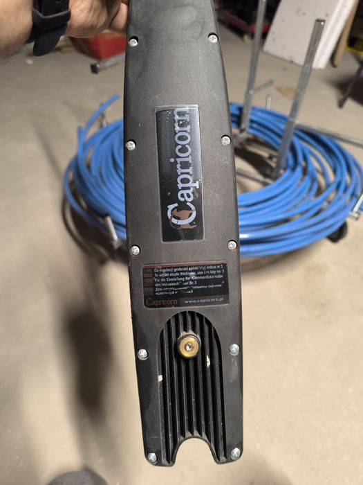 Taker CAPRICORN do podlogówki oraz wózek rozwijak