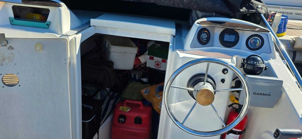 Barco Semi-cabinado 5,5Mts