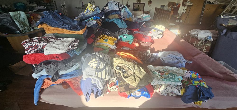 Roupa usada de menino