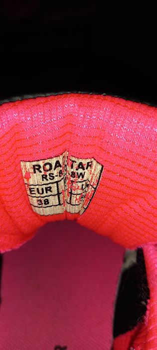 Buty sportowe damskie