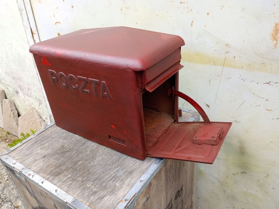 Stara Skrzynka Pocztowa na Listy Ciężka