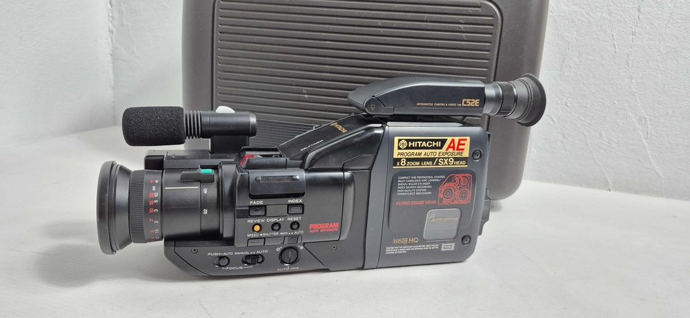 Kultowa Kamera VHS-C Hitachi VM-C52E | Retro Zestaw w Walizce