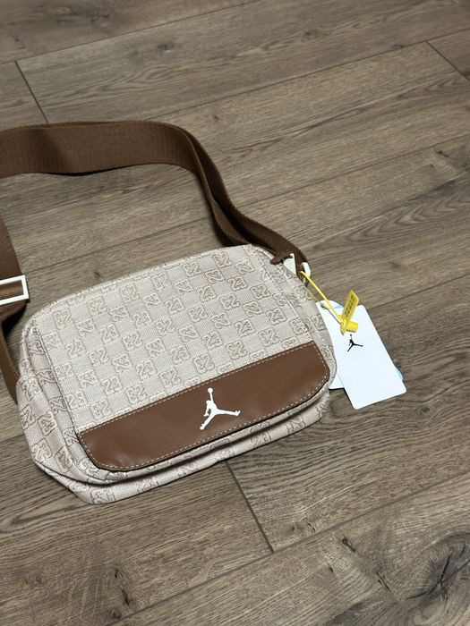 Сумка Air Jordan Monogram Crossbody | Nike, найк, джордан месенджер