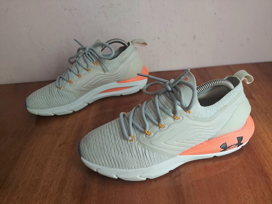 Кроссовки бігові фірми under armor phantom 2 оригінал 

Розмір по бірц