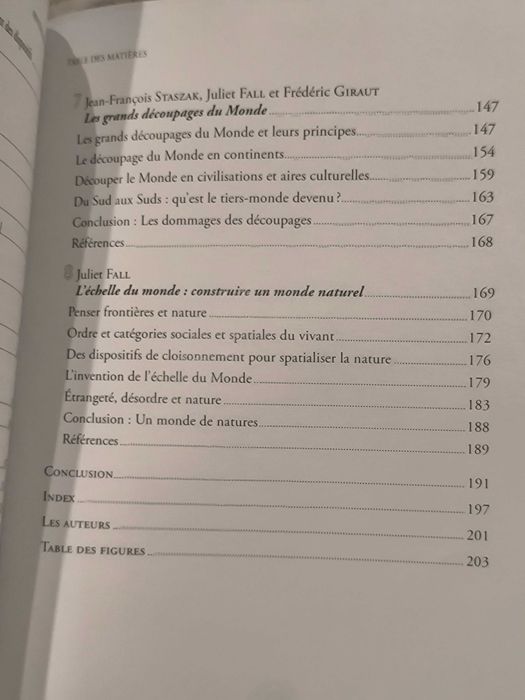 Frontières En Tous Genres ; Cloisonnement Spatial Et Identitaires