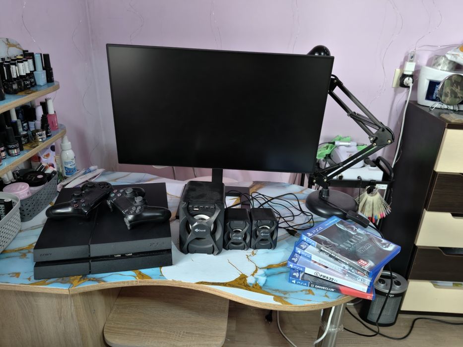 Продам PS4 500gb Лот