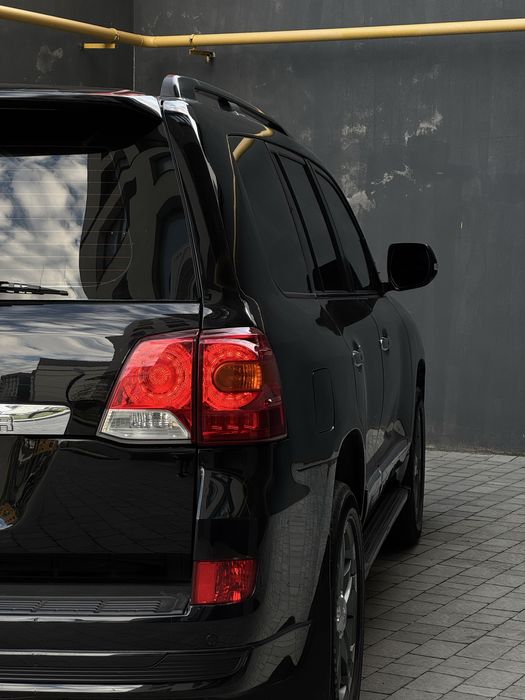 Продам автомобіль Land Cruiser 200 FL РЕСТ