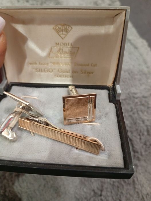Продам чоловічий набір запонок  золото срібло  модельAdmira нові