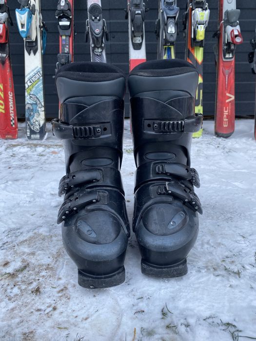 Лижні чоботи та лижі (боти)та тюбінг