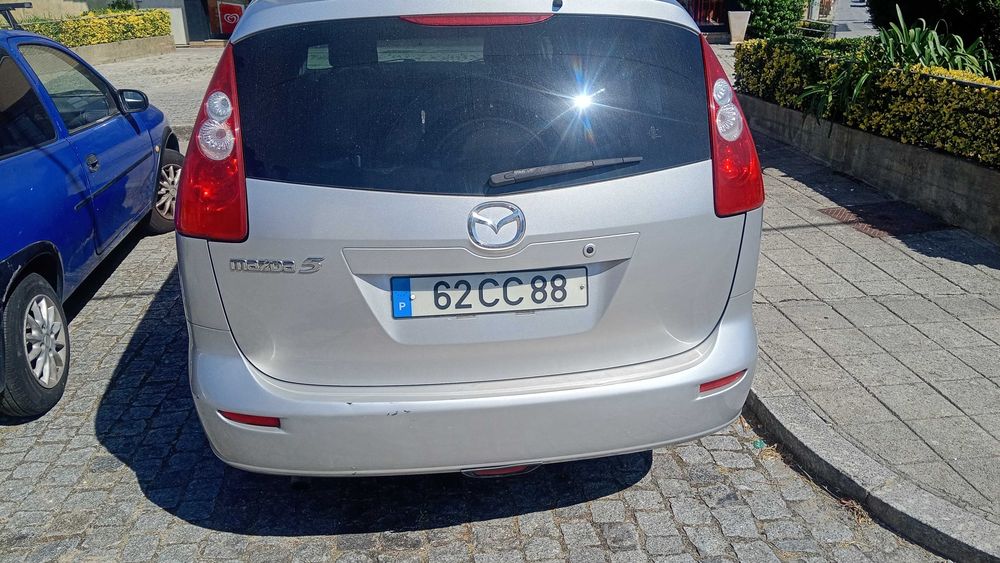 Carrinha Mazda de 7 lugares de 2006