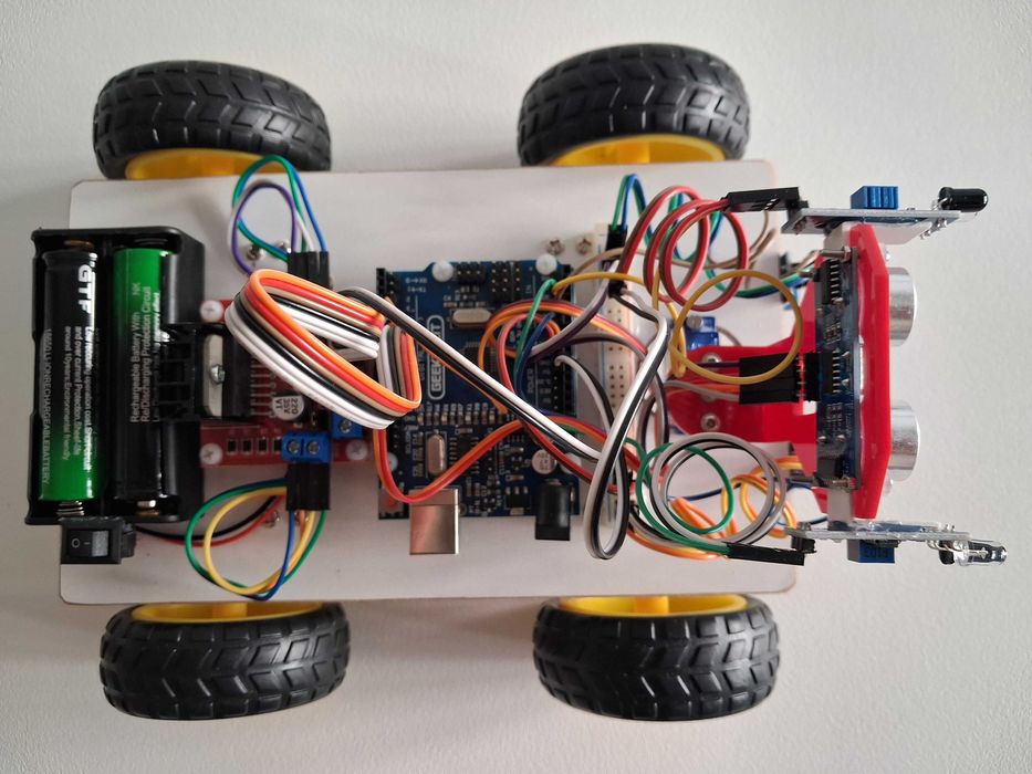 Carro Robot Arduino Multifunções 4 em 1.