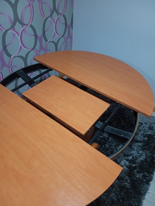 Mesa de sala com 4 cadeiras