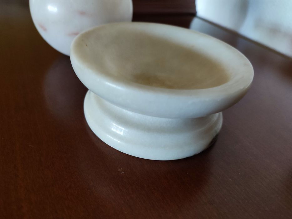 Bola e base decorativa mármore