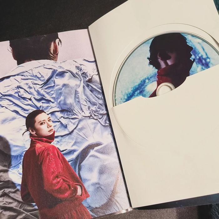 Альбоми к-поп TEN та Ateez golden hour з Юнхо