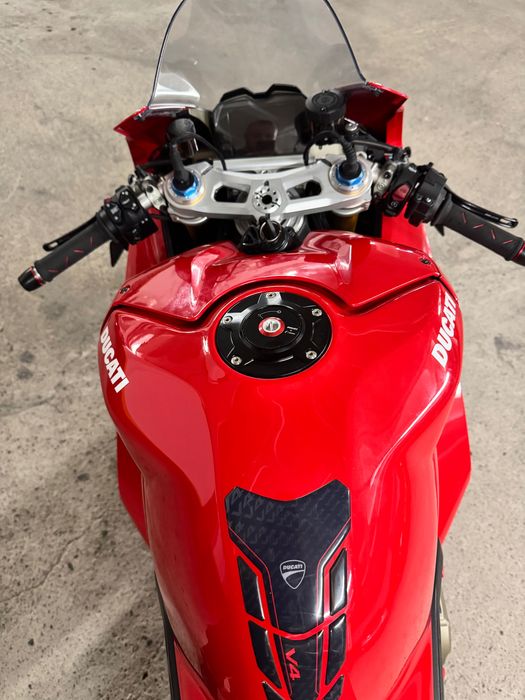 Ducati panigale v4s