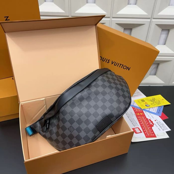 Сумка бананка Louis Vuitton Discovery Bumbag