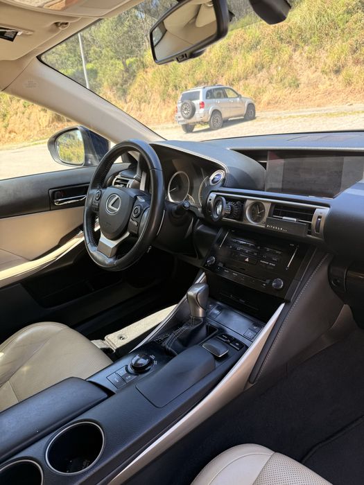 Vendo Lexus is300h
