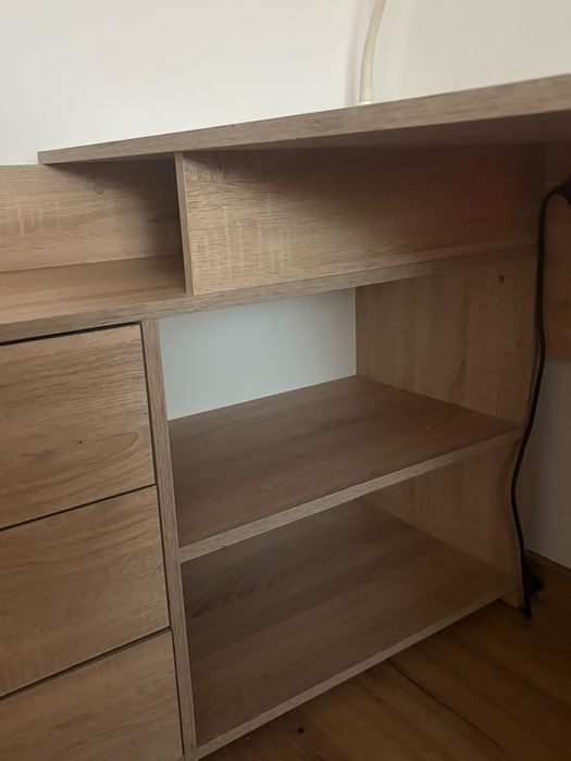 sprzedam biurko w bardzo dobrym stanie