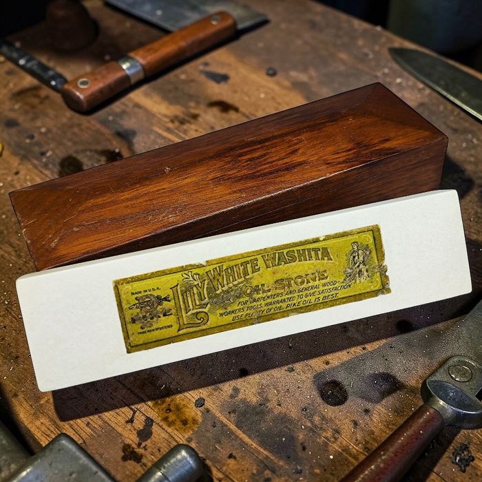 Вашита Lily White Pike старовинний камінь для заточування