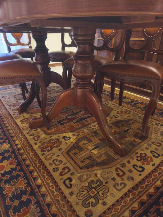 Conjunto Mesa Extensível em Madeira Maciça + 8 Cadeiras