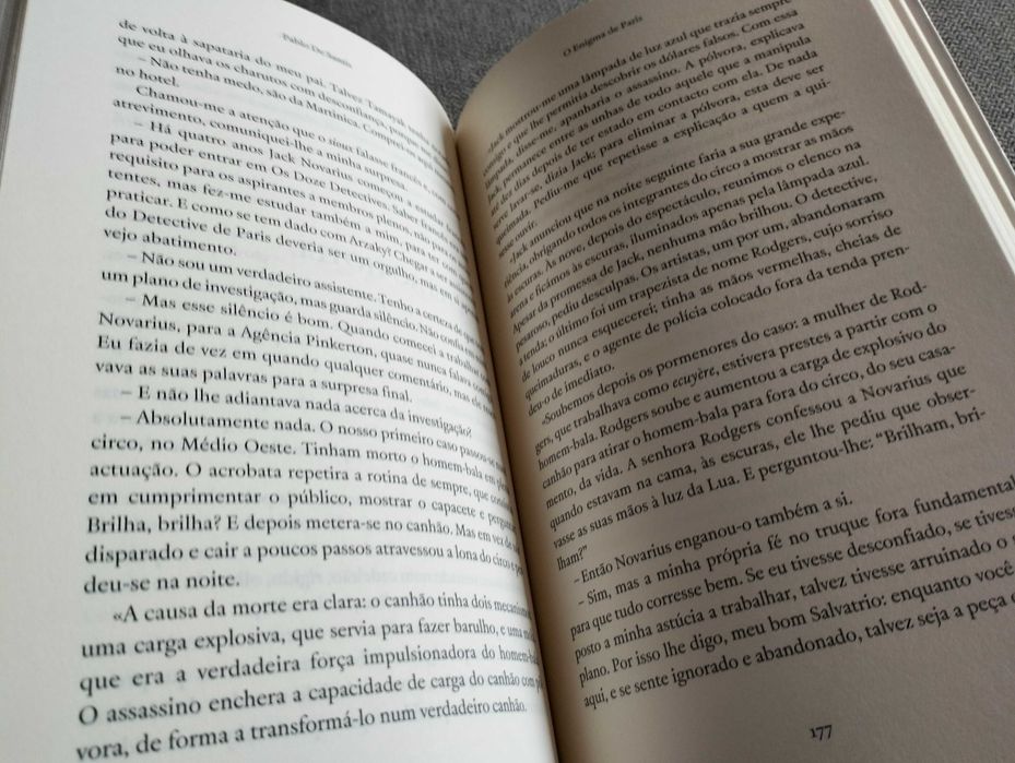 Livro "O enigma de Paris" Pablo de Santis