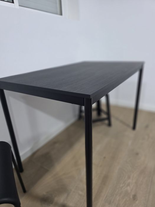 Mesa de jantar - 110x67cm