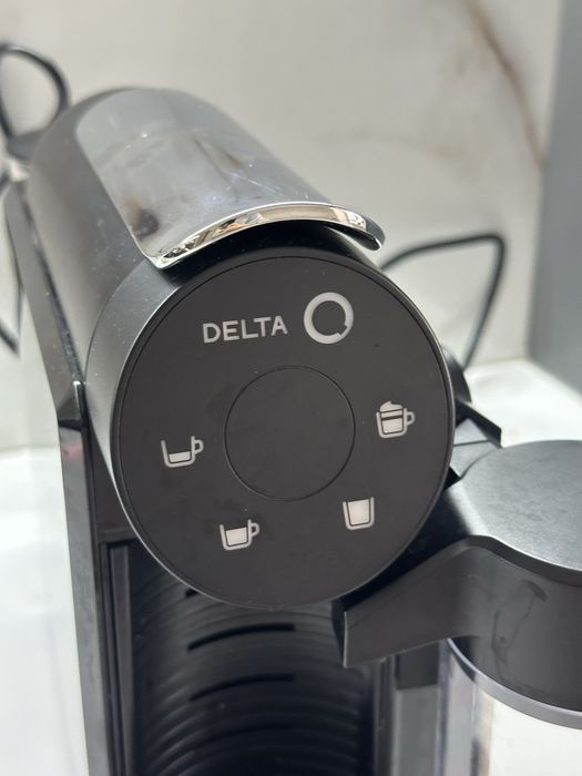 Кавомашина Delta Q Mini з капучинатором